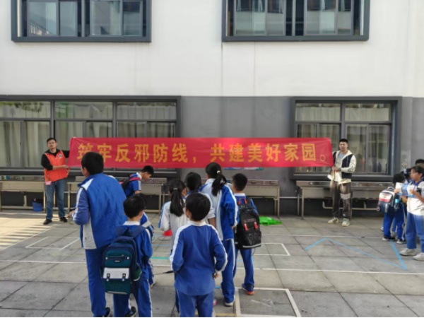 600广东深圳：法治护航青春路 反邪筑牢安全墙_副本.jpg